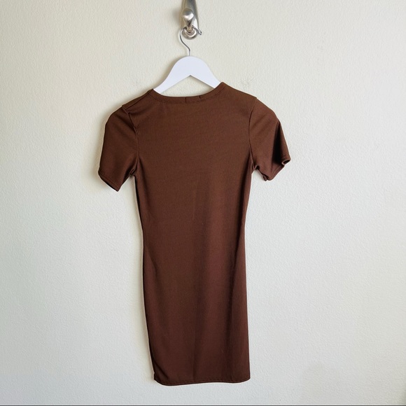 Boohoo Brown Ribbed Short Sleeve Casual Bodycon Mini Dress - Picture 2 of 5